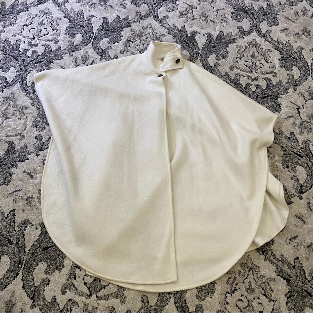 Preston & York Chicago Style Creme Poncho